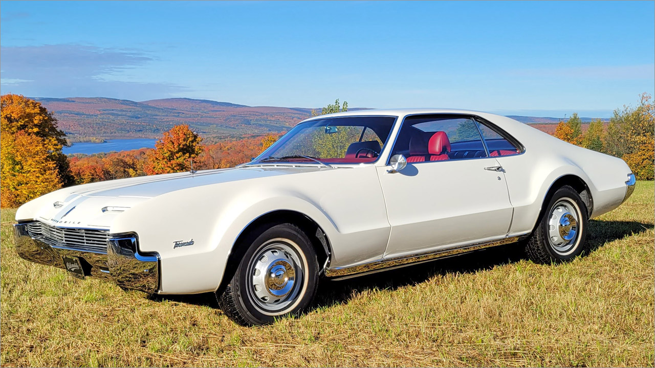 Yvon's 1966 Oldsmobile Toronado